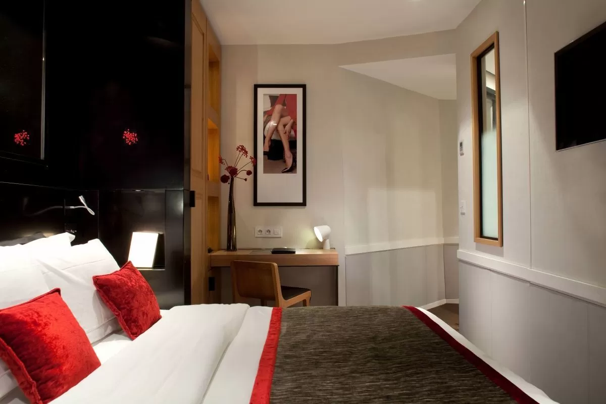 Hotel Marceau Champs Elys&eacute;es