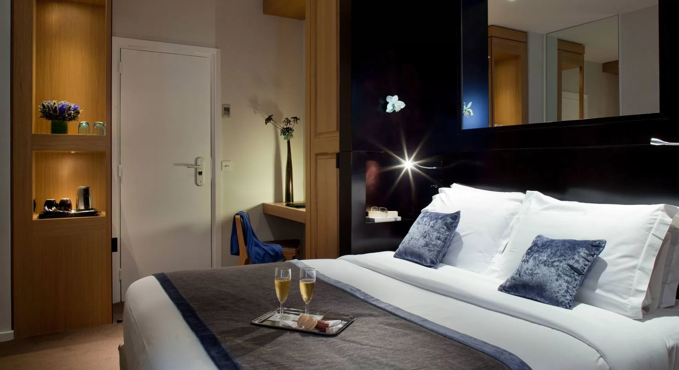 Hotel Marceau Champs Elys&eacute;es - Deluxe Double Room